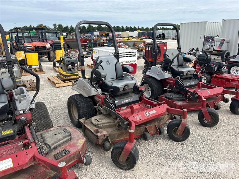 Exmark Lazer Z S-Series 4x2 Ride-On Lawn Mower Samojízdné sekačky