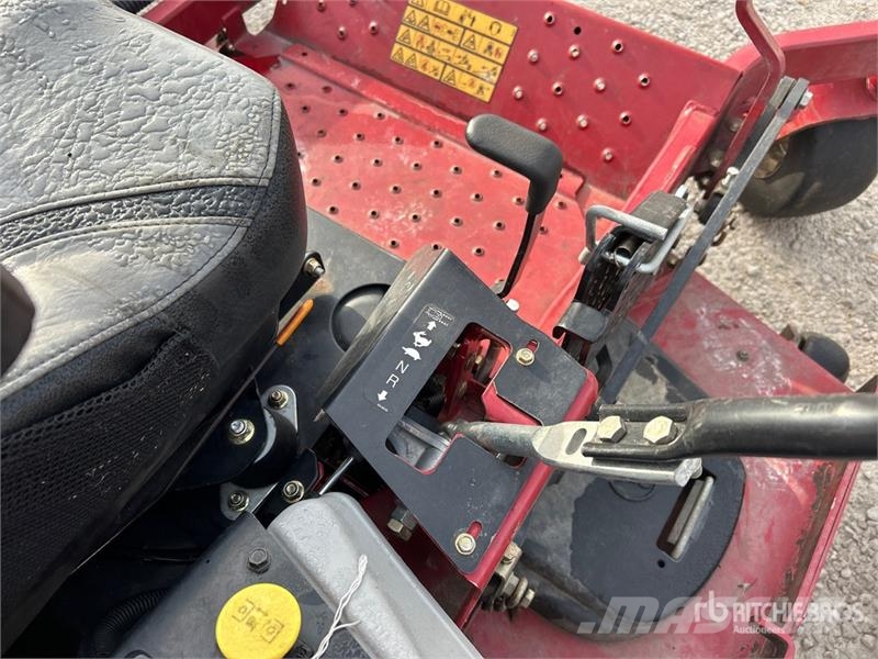 Exmark Lazer Z S-Series Ride-On Lawn Mower Samojízdné sekačky