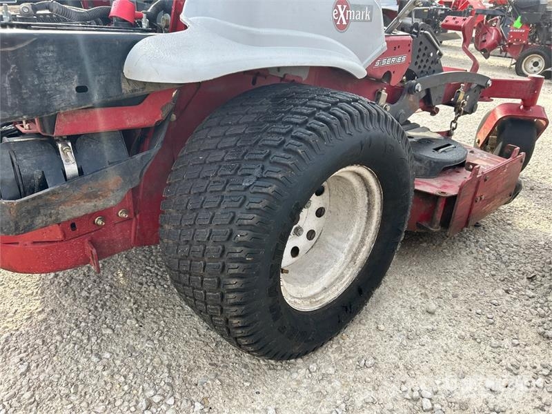Exmark Lazer Z S-Series Ride-On Lawn Mower Samojízdné sekačky