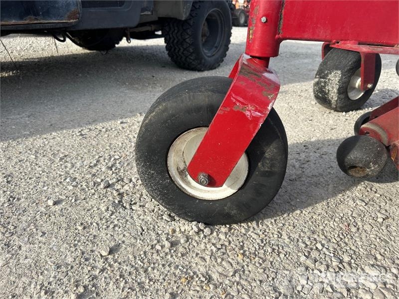 Exmark Lazer Z S-Series Ride-On Lawn Mower Vrtni traktor kosilnice