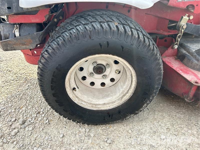Exmark Lazer Z S-Series Ride-On Lawn Mower Samojízdné sekačky