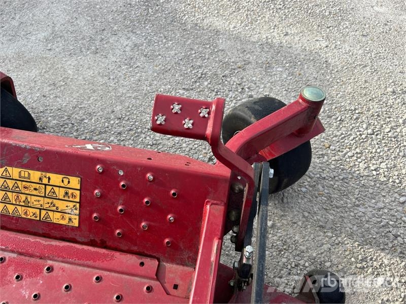 Exmark Lazer Z S-Series Ride-On Lawn Mower Samojízdné sekačky