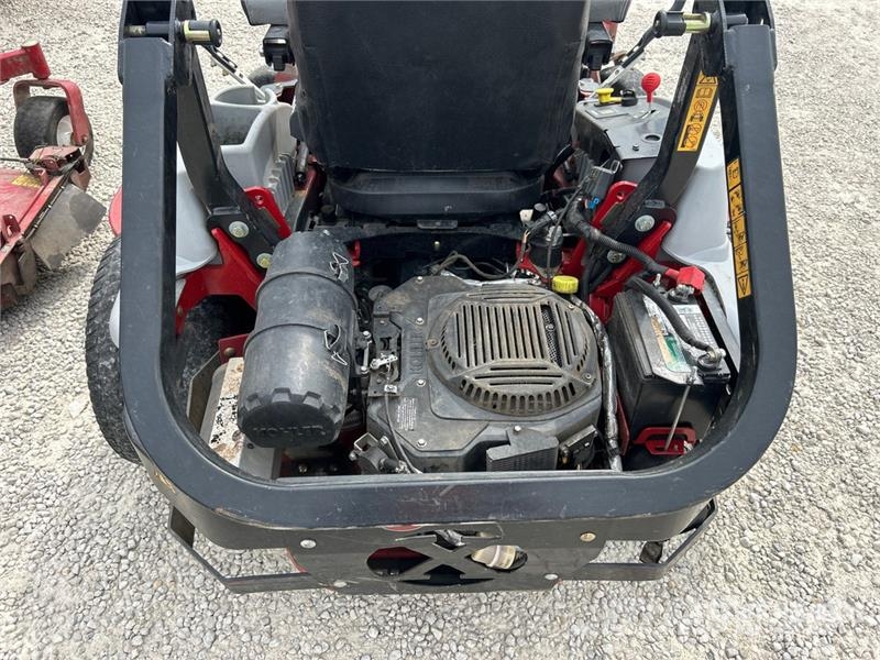 Exmark Lazer Z S-Series 4x2 Ride-On Lawn Mower ركوب الحشائش