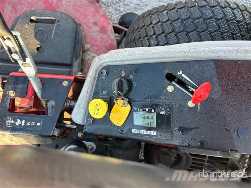 Exmark Lazer Z S-Series 4x2 Ride-On Lawn Mower ركوب الحشائش
