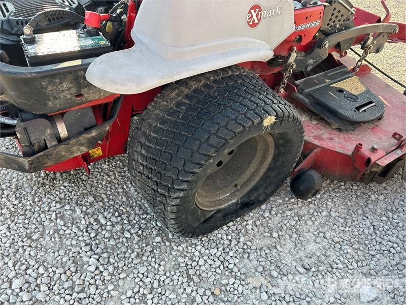 Exmark Lazer Z S-Series 4x2 Ride-On Lawn Mower ركوب الحشائش