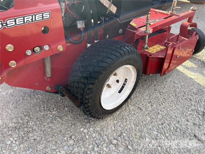 Exmark Staris E Series 4x2 Walk-Behind Lawn Mower Samojízdné sekačky