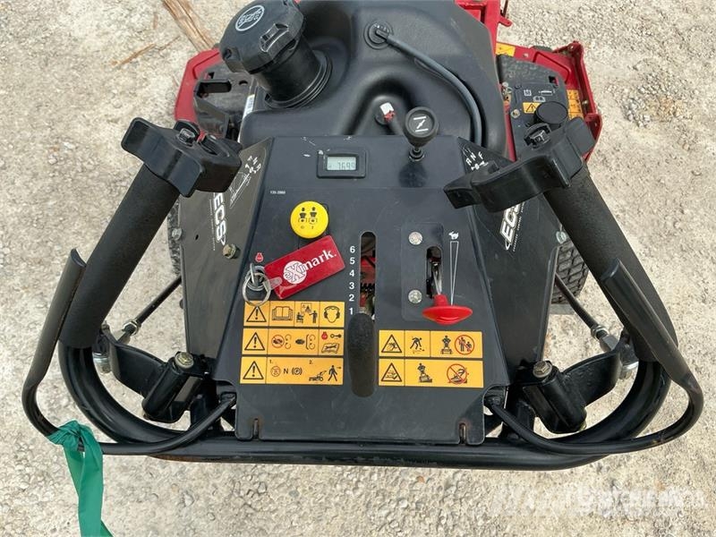 Exmark Turf Tracer S-Series 4x2 Walk-Behind Rough 48 in L ركوب الحشائش