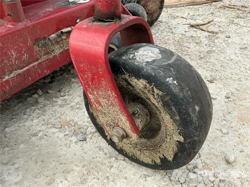 Exmark Turf Tracer S-Series 4x2 Walk-Behind Rough 48 in L ركوب الحشائش
