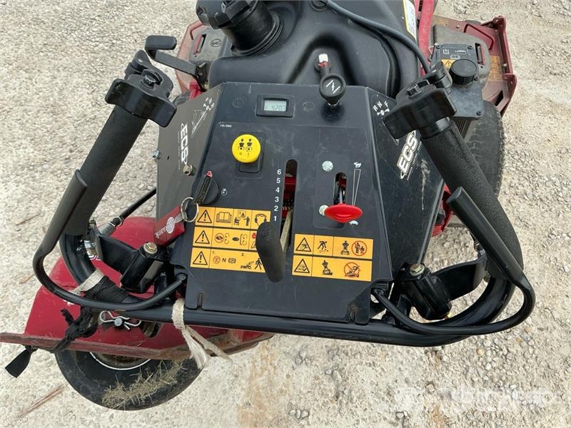 Exmark Turf Tracer S-Series Stand-On Rough Lawn Mower ركوب الحشائش