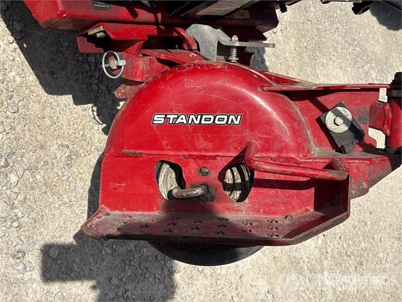 Exmark Turf Tracer X-Series Stand-On Lawn Mower Trattorini tagliaerba