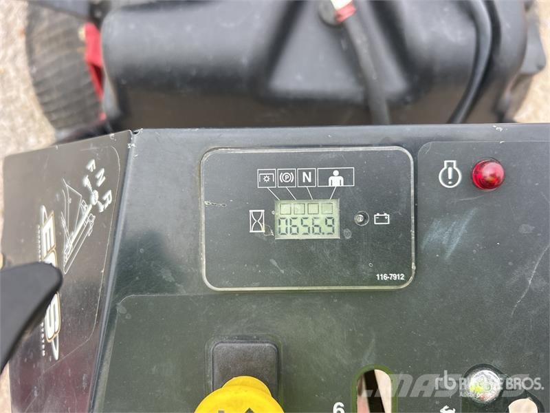 Exmark Turf Tracer X-Series Walk-Behind Lawn Mower Vrtni traktor kosilnice