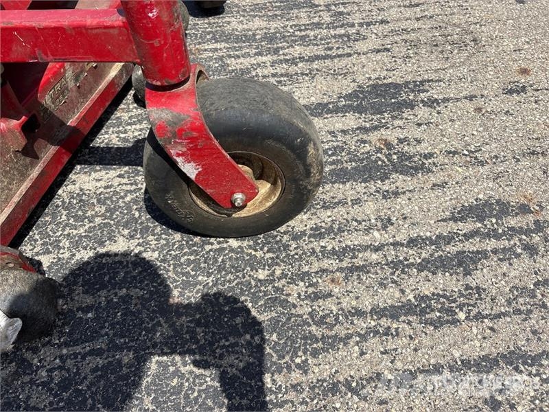 Exmark Turf Tracer X-Series Stand-On Lawn Mower Päältäajettavat ruohonleikkurit