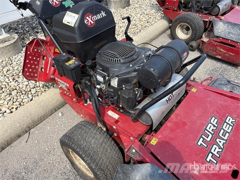 Exmark Turf Tracer X-Series Stand-On Lawn Mower Päältäajettavat ruohonleikkurit