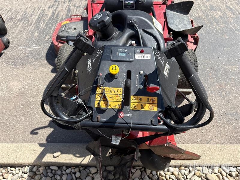 Exmark Turf Tracer X-Series Stand-On Lawn Mower Päältäajettavat ruohonleikkurit