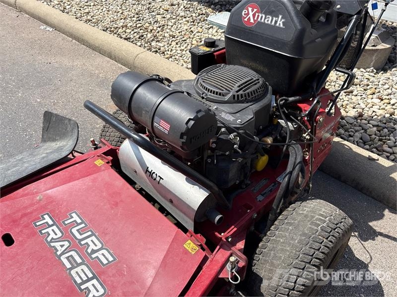 Exmark Turf Tracer X-Series Stand-On Lawn Mower Päältäajettavat ruohonleikkurit
