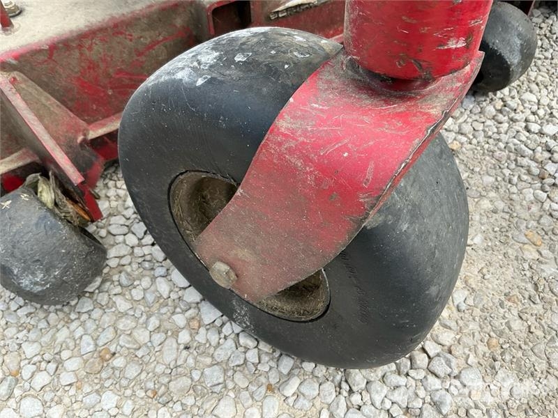 Exmark Turf Tracer X-Series 4x2 Walk-Behind Rough Lawn Mo ركوب الحشائش