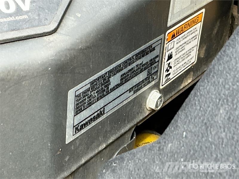 Exmark Vertex S Series 4x2 Stand-On Lawn Mower ركوب الحشائش