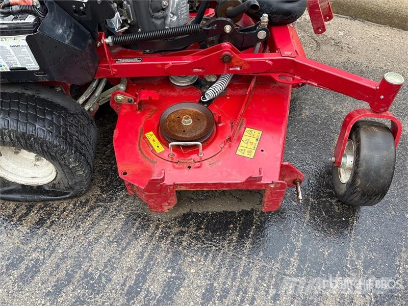 Exmark Vertex S Series Stand-On Lawn Mower ركوب الحشائش