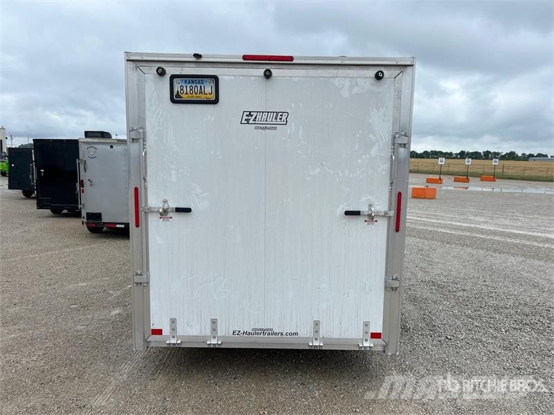 EZ Hauler 16 ft T/A Enclosed Trailer Gesloten opbouw trailers