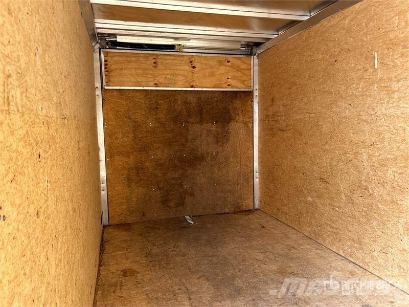 EZ Hauler 16 ft T/A Enclosed Trailer Gesloten opbouw trailers