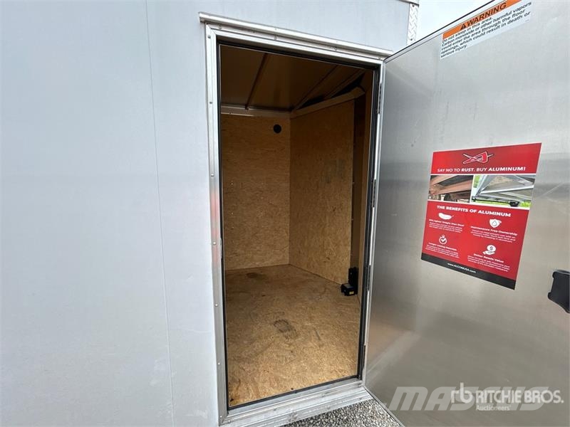 EZ Hauler 16 ft T/A Enclosed Trailer Gesloten opbouw trailers