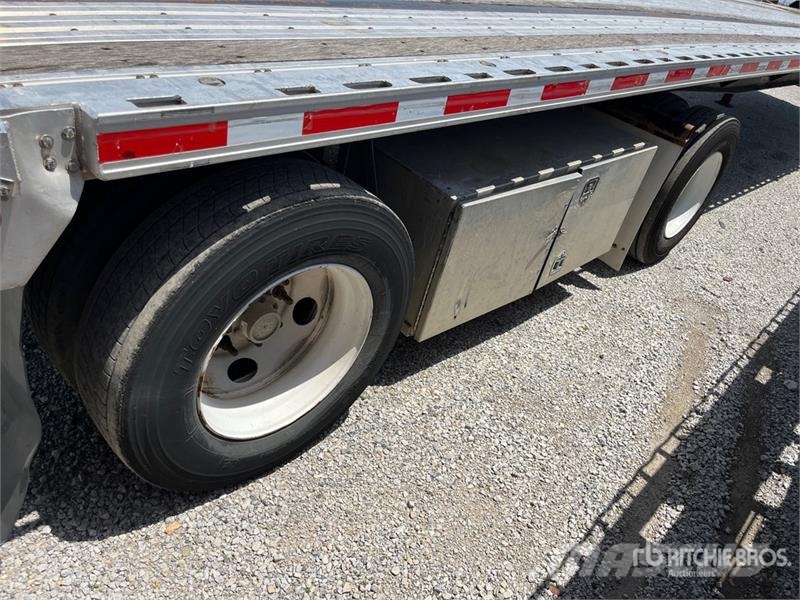 Fontaine HAICF12WSA 80000 lb 48 ft T/A Spread Axle Flatbed  Valníky