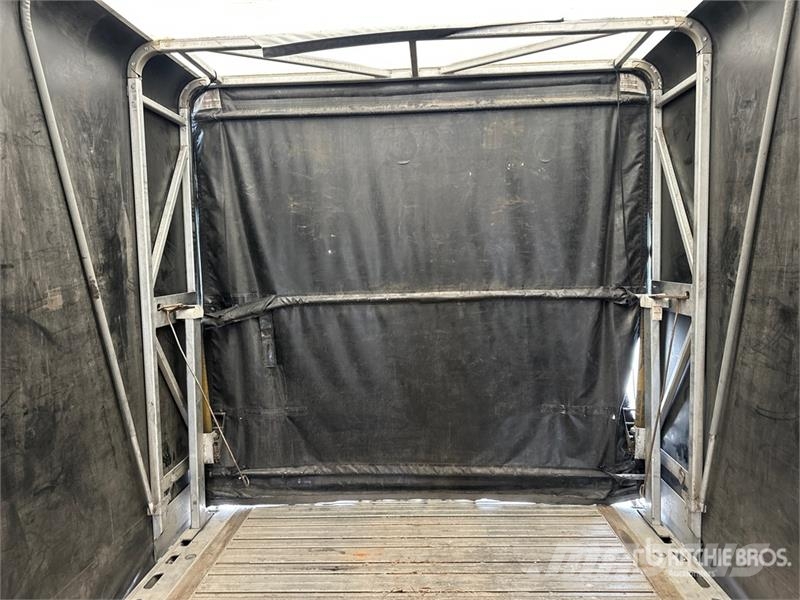Fontaine HAR5212WSA 48 ft T/A Spread Axle Curtain Side Trai Curtainsideranhänger