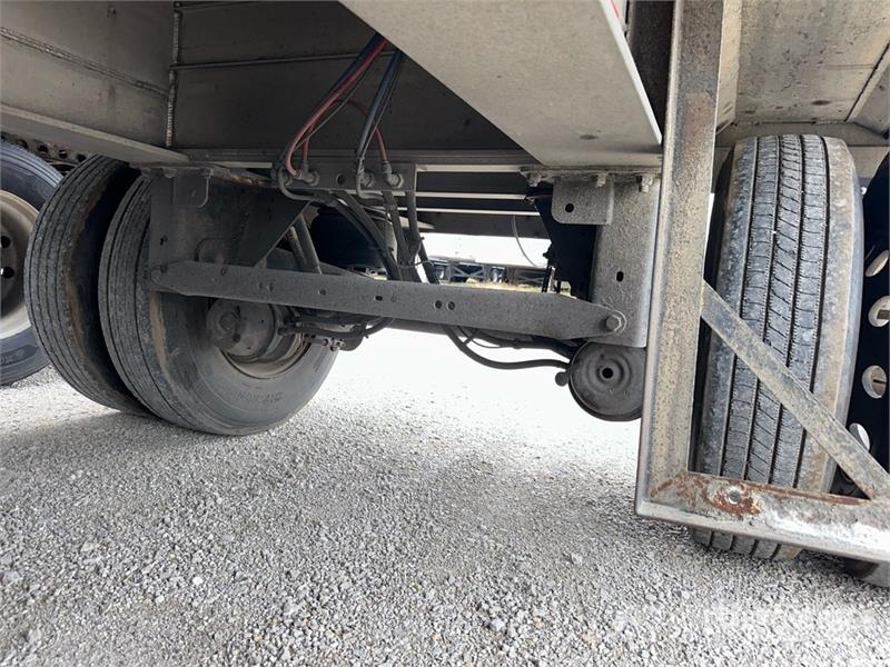 Fontaine HAR5212WSA 48 ft T/A Spread Axle Curtain Side Trai Curtainsideranhänger