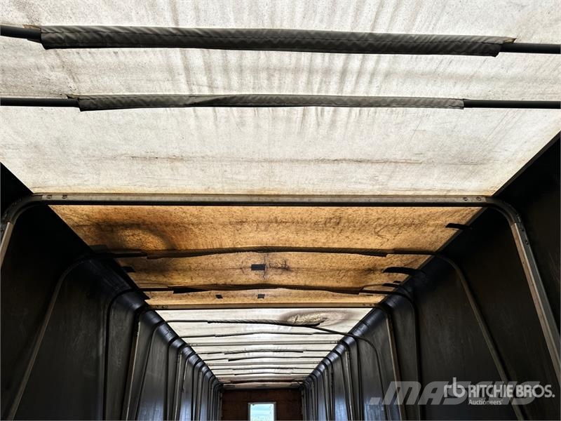 Fontaine HAR5212WSA 48 ft T/A Spread Axle Curtain Side Trai Curtainsideranhänger