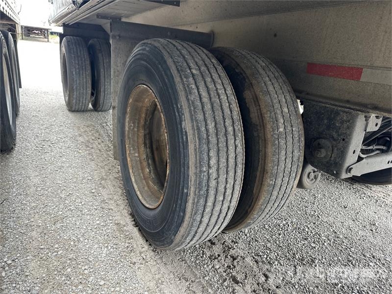 Fontaine HAR5212WSA 48 ft T/A Spread Axle Curtain Side Trai Curtainsideranhänger