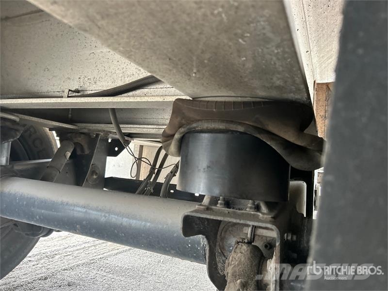 Fontaine HAR5212WSA 48 ft T/A Spread Axle Flatbed Trailer مقطوروات مسطحة/مفصلية الجوانب