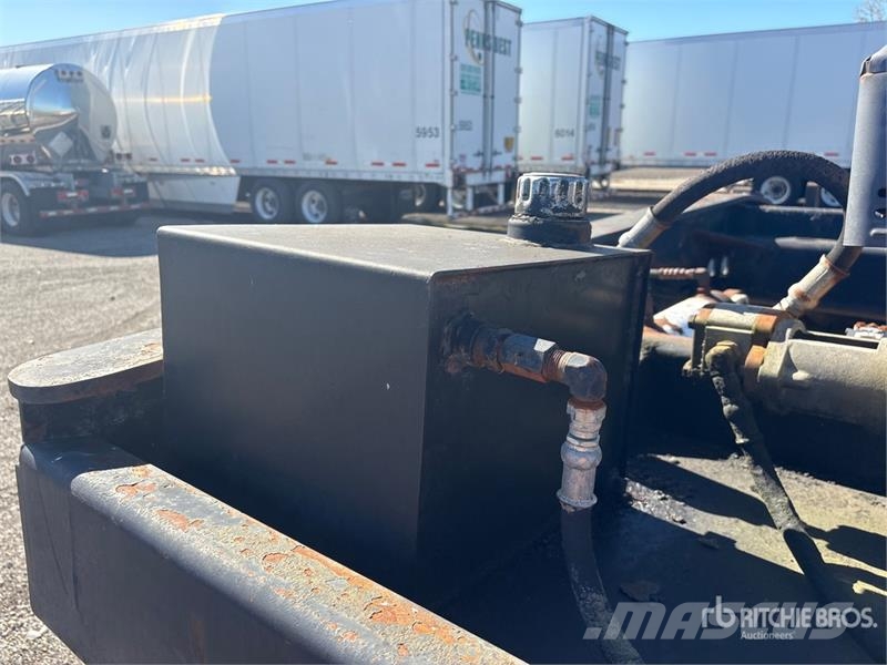 Fontaine TH55 110000 lb Tri/A Lowboy Trailer Низкорамные прицепы