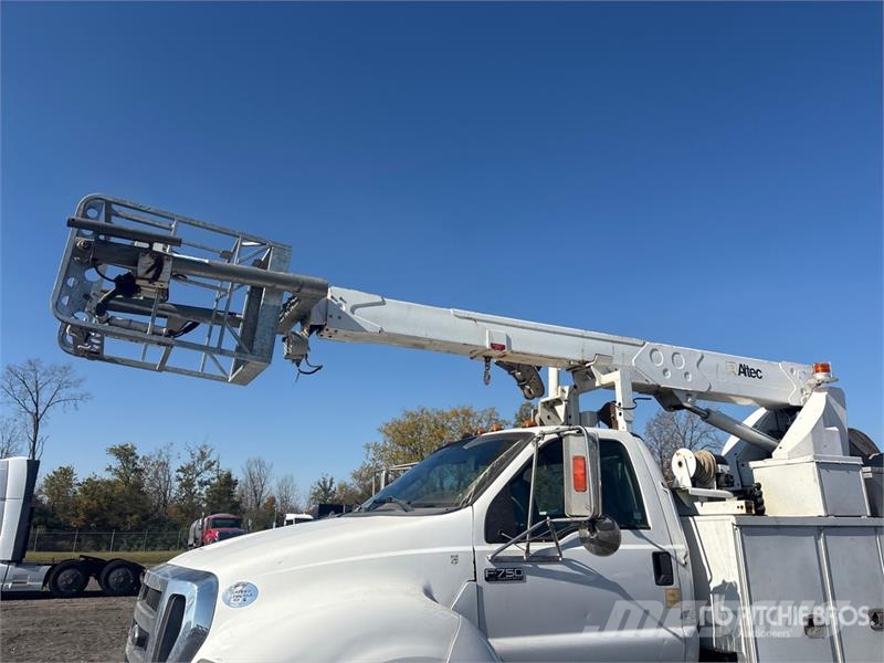Ford 35 ft on Ford F-750 4x2 Cable Placer Bucket Truck Plataformas sobre camión