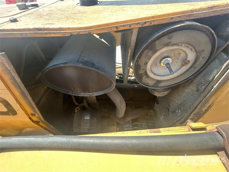 Ford 455D Rataslaadurid