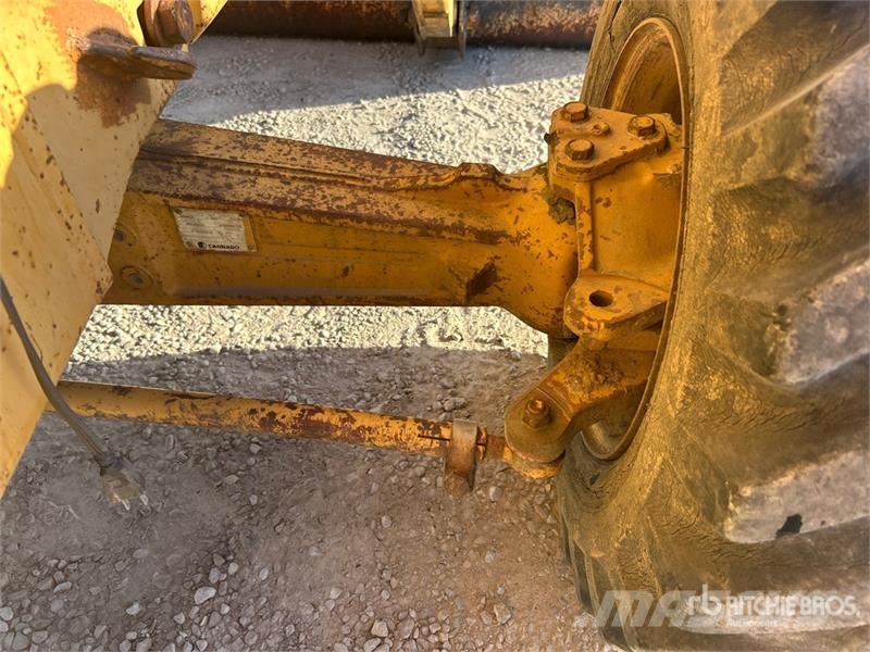 Ford 455D Chargeuse sur pneus