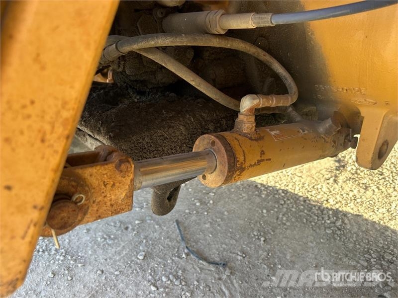 Ford 455D Chargeuse sur pneus