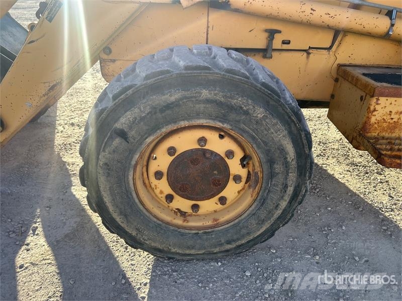 Ford 455D Chargeuse sur pneus