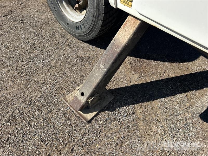 Ford 805 on Ford F-800 4x2 Bucket Truck Lastbilmonterede lifte