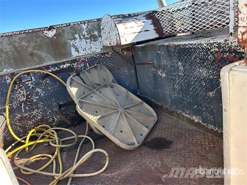 Ford 805 on Ford F-800 4x2 Bucket Truck Lastbilmonterede lifte