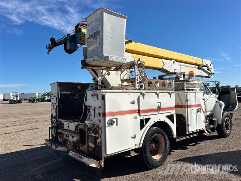 Ford 805 on Ford F-800 4x2 Bucket Truck Lastbilmonterede lifte
