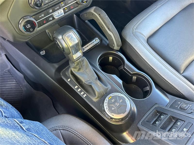 Ford Bronco Big Bend 4WD SUV Avtomobili