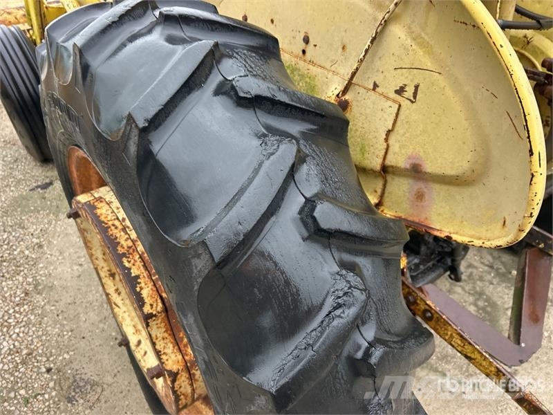 Ford C40226 Utility Tractor Tractores compactos