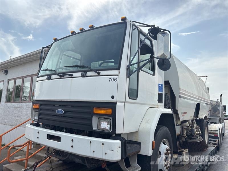 Ford CF7000 Sweeper trucks