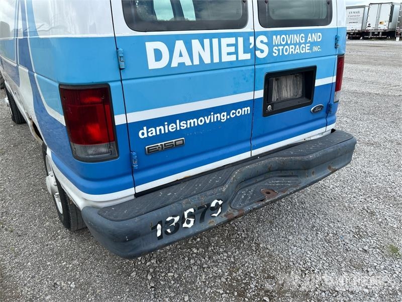 Ford E-150 Econoline Busy / Vany