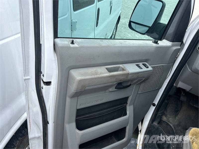 Ford E-250 Κλούβες με συρόμενες πόρτες