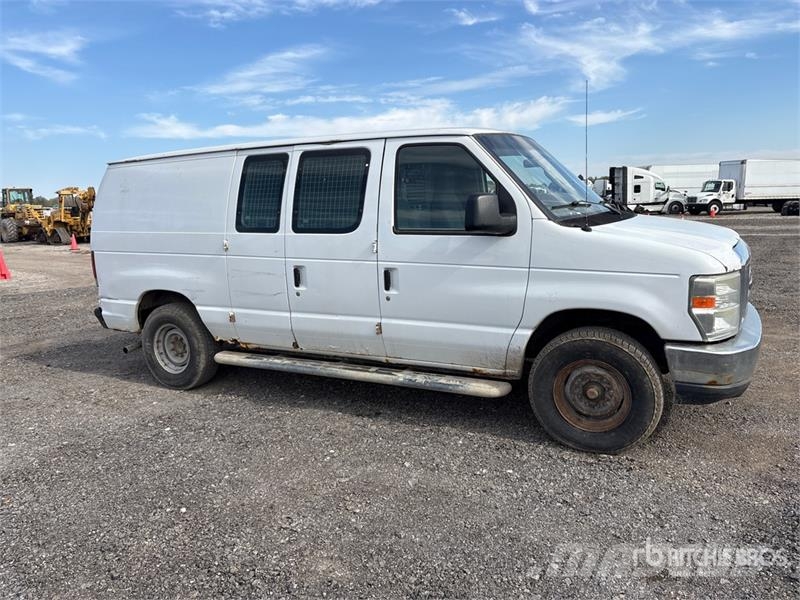 Ford E-250 Dostavna vozila / kombiji