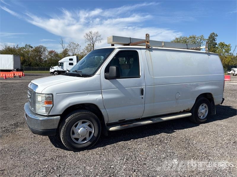 Ford E-250 Dostavna vozila / kombiji