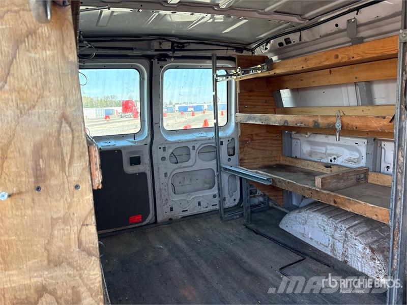 Ford E-250 Dostavna vozila / kombiji