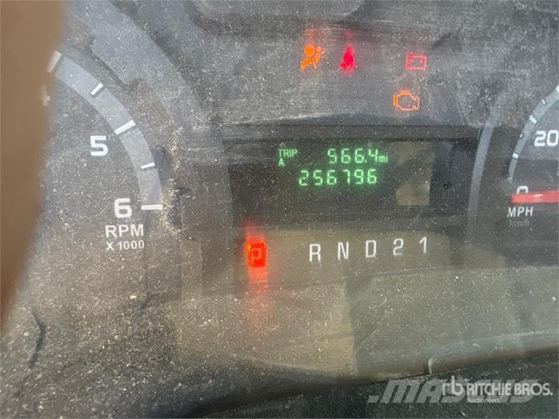 Ford E-250 Dostavna vozila / kombiji