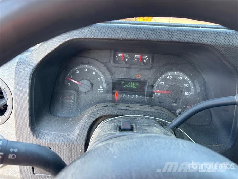 Ford E-250 Dostavna vozila / kombiji